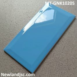 Gạch thẻ Ceramic ốp tường nhập khẩu màu xanh da trời vát cạnh KT 100x200mm MT-GNK10205