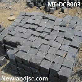 Đá cubic Bazan đen 10x10x8cm MT-DCB003