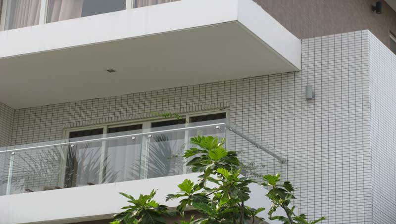 Gạch thẻ Inax ốp lát cao cấp có xuất sứ từ Nhật Bản, chất lượng tốt