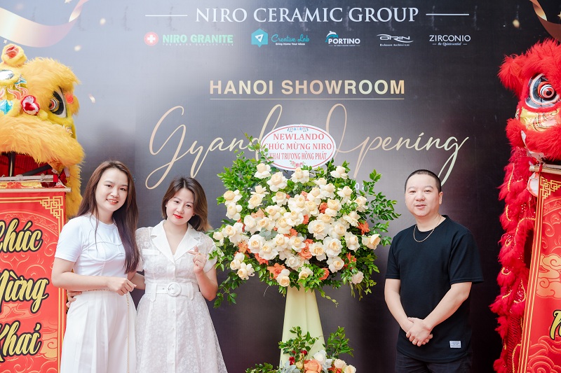 Newlando chúc mừng Niro khai trương showroom Hà Nội thành công tốt đẹp