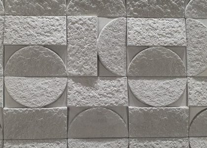 Gạch bê tông được sử dụng nhiều trong các thiết kế trang trí phòng khách, showroom, nhà bếp, phòng ngủ, vách cầu thang