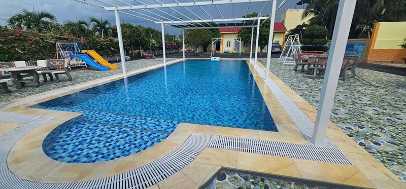Công trình gạch ốp bể bơi mosaic