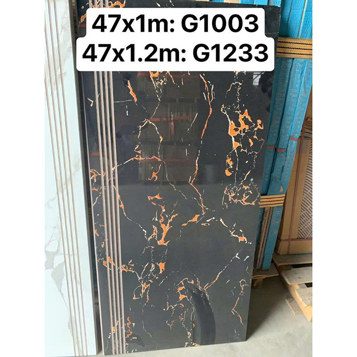 Gạch ốp lát bậc cầu thang có bề mặt bóng, có rãnh, kẻ chỉ, hạn chế trơn trượt tối ưu