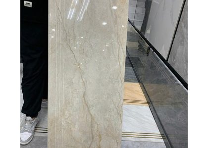 Gạch ốp lát bậc cầu thang có bề mặt bóng, có rãnh, kẻ chỉ, hạn chế trơn trượt tối ưu