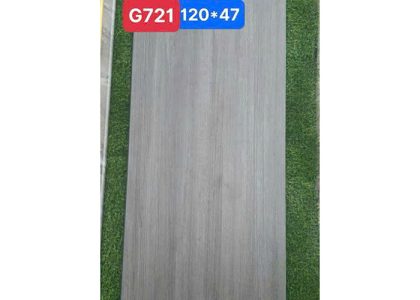 Gạch ốp lát bậc cầu thang có bề mặt bóng, có rãnh, kẻ chỉ, hạn chế trơn trượt tối ưu