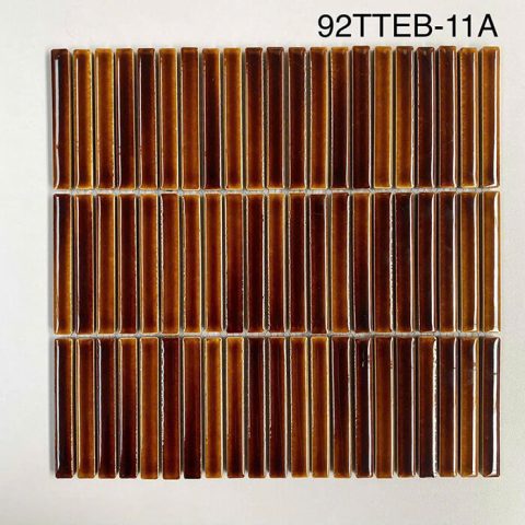 Gạch thẻ cao cấp có cấu tạo chắc chắn và có độ bền cao, không bị phai màu, đảm bảo công trình luôn đẹp bền vững theo thời gian