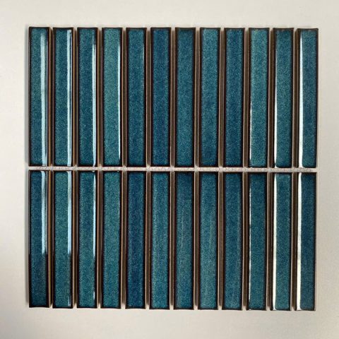 Gạch thẻ cao cấp có cấu tạo chắc chắn và có độ bền cao, không bị phai màu, đảm bảo công trình luôn đẹp bền vững theo thời gian