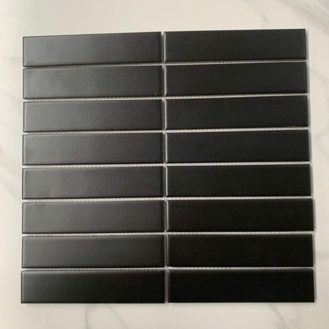 Gạch thẻ que cao cấp có gam màu nhẹ nhàng, phù hợp với phong cách thiết kế hiện đại, vintage, tối giản