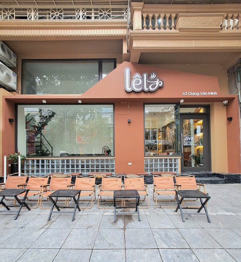 Gạch kính trắng vân mây Newlando đồng hành cùng Lê La coffe 43 Giang Văn Minh