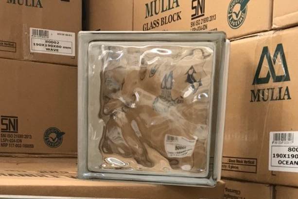Gạch kính trắng vân mây Newlando đồng hành cùng Lê La coffe 43 Giang Văn Minh