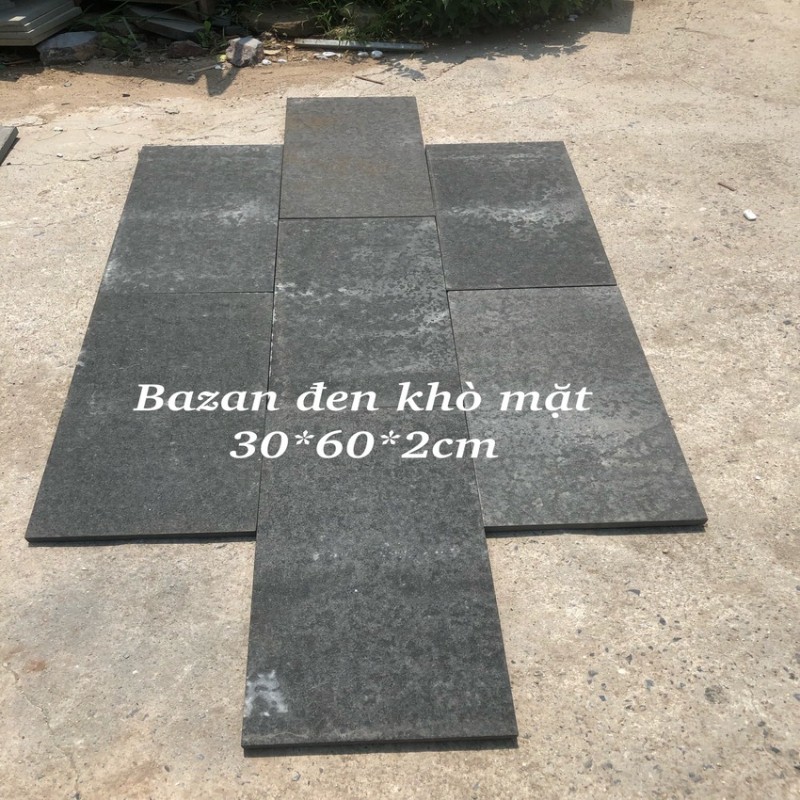 Giải pháp lát sân vườn chống trơn với đá bazan khò mặt cao cấp