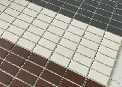 Gạch ốp tường Việt Nhật có bề mặt sắc nét, màu sắc hiện đại, sản phẩm phù hợp với nhiều không gian