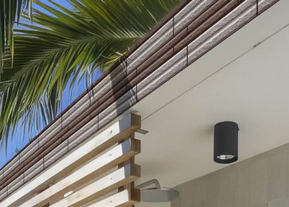 Gạch ốp tường Việt Nhật có bề mặt sắc nét, màu sắc hiện đại, sản phẩm phù hợp với nhiều không gian