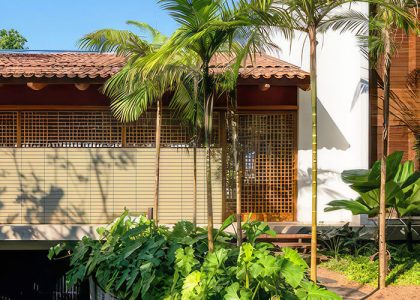 Gạch ốp tường Việt Nhật có bề mặt sắc nét, màu sắc hiện đại, sản phẩm phù hợp với nhiều không gian