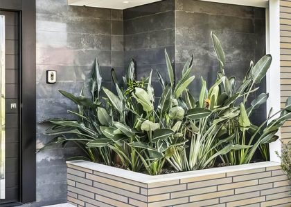 Gạch ốp tường Việt Nhật có bề mặt sắc nét, màu sắc hiện đại, sản phẩm phù hợp với nhiều không gian