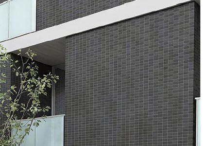 Gạch ốp tường Việt Nhật có bề mặt sắc nét, màu sắc hiện đại, sản phẩm phù hợp với nhiều không gian