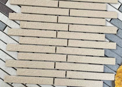 Gạch ốp tường Việt Nhật có bề mặt sắc nét, màu sắc hiện đại, sản phẩm phù hợp với nhiều không gian
