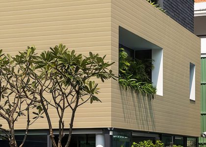 Gạch ốp tường Việt Nhật có bề mặt sắc nét, màu sắc hiện đại, sản phẩm phù hợp với nhiều không gian