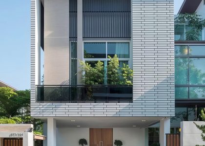 Gạch ốp tường Việt Nhật có bề mặt sắc nét, màu sắc hiện đại, sản phẩm phù hợp với nhiều không gian