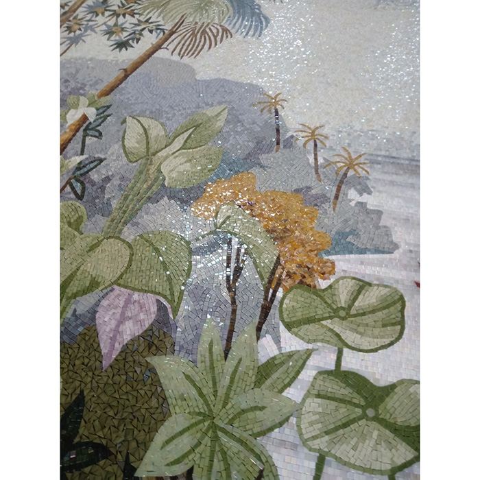 Tranh mosaic gồm những viên gạch nhỏ được nung khoảng 1230 độ C, nhiệt độ nung ổn định mang đến kết cấu vững chắc