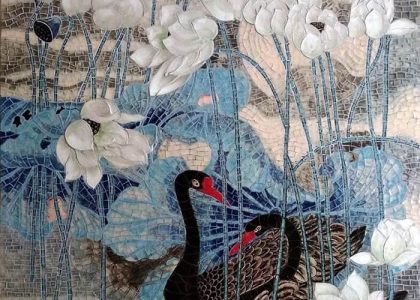 Tranh mosaic gồm những viên gạch nhỏ được nung khoảng 1230 độ C, nhiệt độ nung ổn định mang đến kết cấu vững chắc