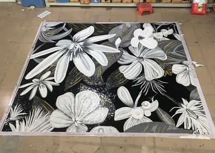 Tranh mosaic gồm những viên gạch nhỏ được nung khoảng 1230 độ C, nhiệt độ nung ổn định mang đến kết cấu vững chắc