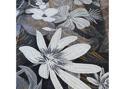 Tranh mosaic gồm những viên gạch nhỏ được nung khoảng 1230 độ C, nhiệt độ nung ổn định mang đến kết cấu vững chắc