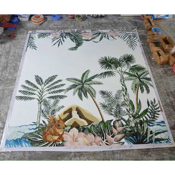 Tranh mosaic gồm những viên gạch nhỏ được nung khoảng 1230 độ C, nhiệt độ nung ổn định mang đến kết cấu vững chắc