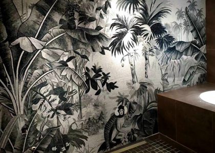 Tranh mosaic gồm những viên gạch nhỏ được nung khoảng 1230 độ C, nhiệt độ nung ổn định mang đến kết cấu vững chắc