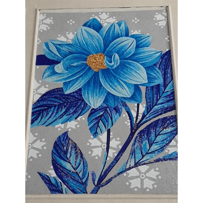 Tranh mosaic gồm những viên gạch nhỏ được nung khoảng 1230 độ C, nhiệt độ nung ổn định mang đến kết cấu vững chắc