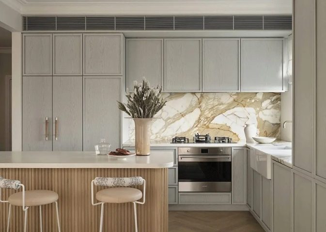 Nên chọn gạch ốp tường phòng bếp loại nào? Ưu & nhược điểm – hướng dẫn chi tiết