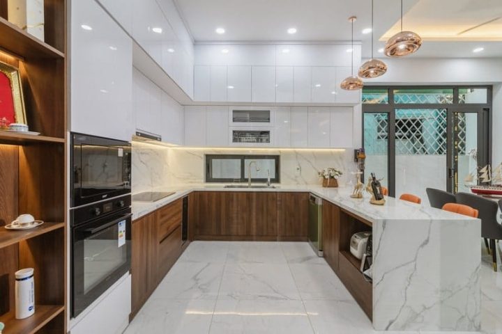 Nên chọn gạch ốp tường phòng bếp loại nào? Ưu & nhược điểm – hướng dẫn chi tiết