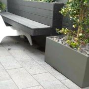 Đá ong xám có trơn không? Giải đáp chi tiết trước khi lát sân vườn