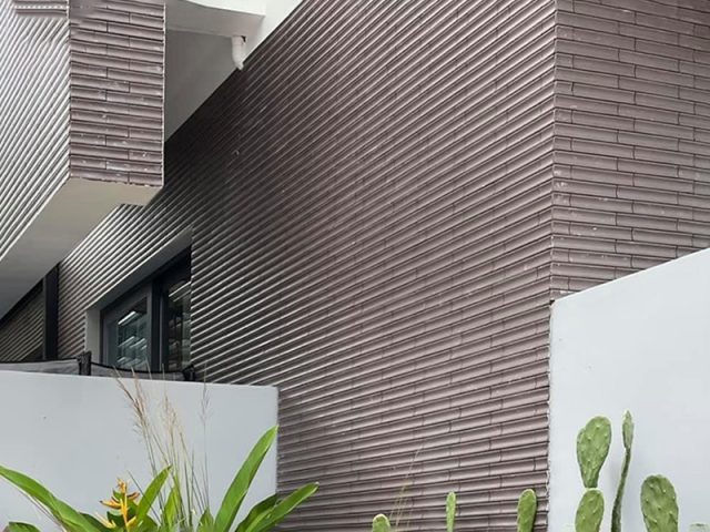 Gạch thẻ Inax men mờ, men bóng cao cấp theo công nghệ Nhật Bản