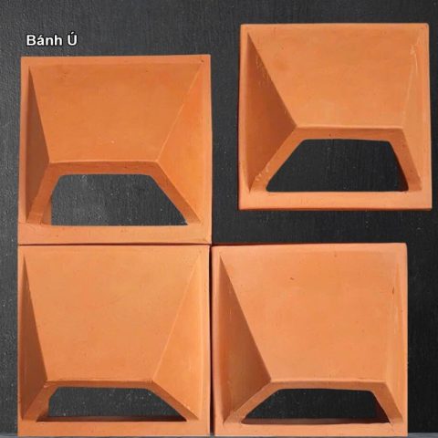Gạch Thông Gió Bánh Ú là một loại gạch tự nhiên được sản xuất từ đất sét và nung ở nhiệt độ cao.