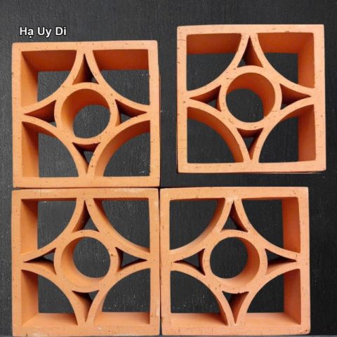 Gạch Thông Gió Ha Uydi là một loại gạch tự nhiên được sản xuất từ đất sét và nung ở nhiệt độ cao.