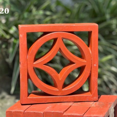 Gạch Thông Gió Thần Tài là một loại gạch tự nhiên được sản xuất từ đất sét và nung ở nhiệt độ cao.