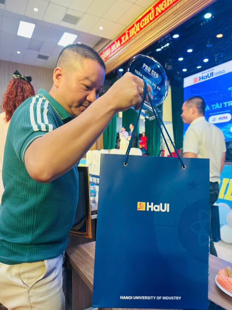 Newlando tài trợ chương trình Proceo 2026 HaUI – Dấu ấn nổi bật tại đêm Chung kết 22/04/2026