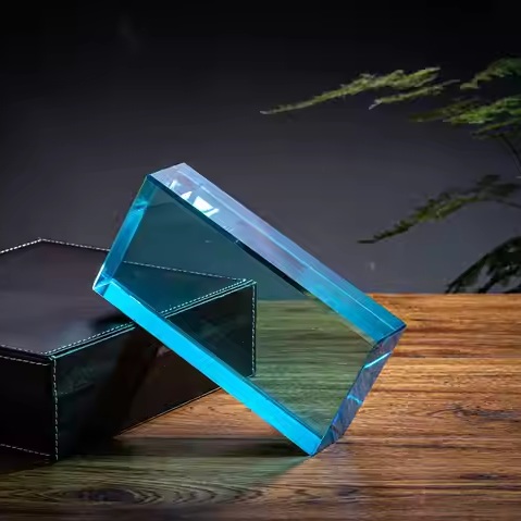 Gạch kính trong màu xanh nước biển 200x100x50mm MTGKM-0011